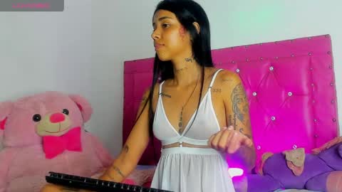 Snapshot of dahiangomezz chatting on 05-29-26, 10:19 online show from 05-29-26, 10:19