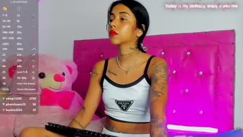 Snapshot of dahiangomezz chatting on 06-20-26, 11:51 online show from 06-20-26, 11:51