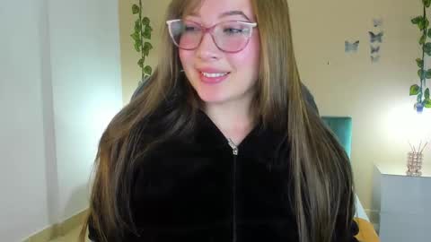 Dahlia online show from 12-20-25, 01:45