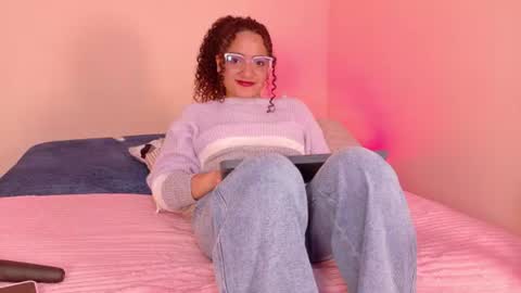 Snapshot of dahliabrowniee chatting on 06-11-26, 02:53 Dahli online show from 06-11-26, 02:53