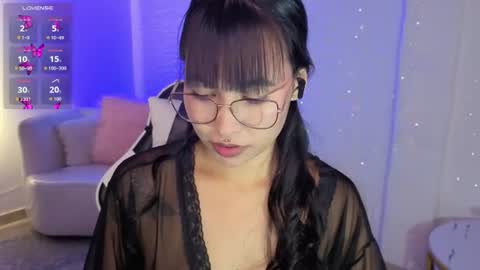 Snapshot of dahlienne_vianne chatting on 07-04-26, 07:20 Nicole online show from 07-04-26, 07:20