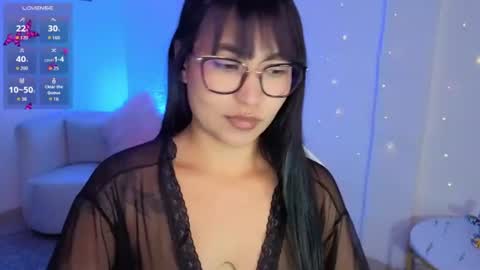 Snapshot of dahlienne_vianne chatting on 08-09-26, 09:09 Nicole online show from 08-09-26, 09:09