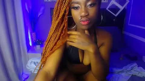 Snapshot of dahyan_ chatting on 10-19-25, 01:56 DAHYAN online show from 10-19-25, 01:56