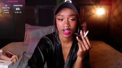 Snapshot of dahyan_ chatting on 11-16-25, 01:49 DAHYAN online show from 11-16-25, 01:49