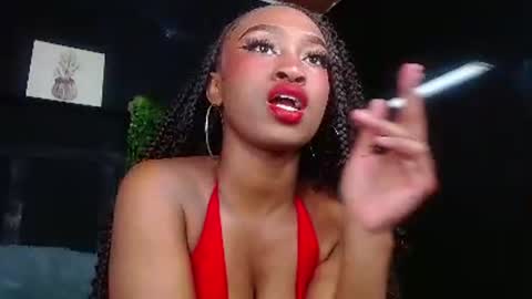 Snapshot of dahyan_ chatting on 11-20-25, 02:17 DAHYAN online show from 11-20-25, 02:17