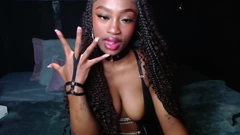 Snapshot of dahyan_ chatting on 11-26-25, 02:18 DAHYAN online show from 11-26-25, 02:18