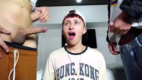 Snapshot of daiquirie chatting on 11-04-25, 12:37 daiquirie online show from 11-04-25, 12:37