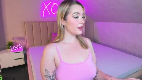 Snapshot of daisy_beckerr chatting on 06-03-26, 09:34 Viickie online show from 06-03-26, 09:34