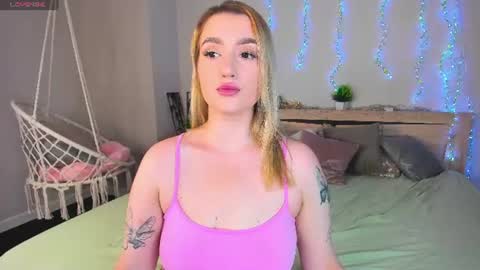 Snapshot of daisy_beckerr chatting on 06-10-26, 09:30 Viickie online show from 06-10-26, 09:30