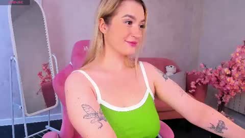 Snapshot of daisy_beckerr chatting on 07-04-26, 09:15 Viickie online show from 07-04-26, 09:15