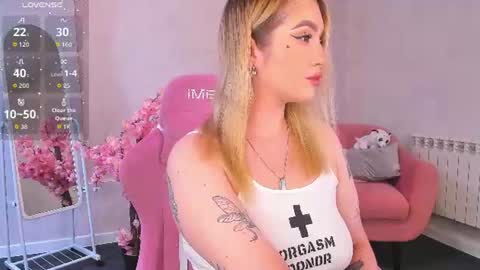 Snapshot of daisy_beckerr chatting on 07-23-26, 09:18 Viickie online show from 07-23-26, 09:18