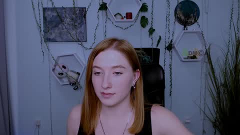 Snapshot of daisy_candy chatting on 01-25-25, 02:58 Little Di online show from 01-25-25, 02:58