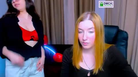 Snapshot of daisy_candy chatting on 03-05-25, 01:21 Little Di online show from 03-05-25, 01:21