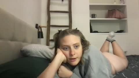 Snapshot of daisy_lately chatting on 11-18-25, 02:54 daisy_lately online show from 11-18-25, 02:54