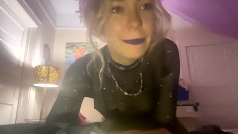 DaisyB3 online show from 01-01-25, 02:30