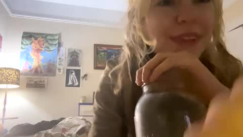 DaisyB3 online show from 01-10-25, 07:35