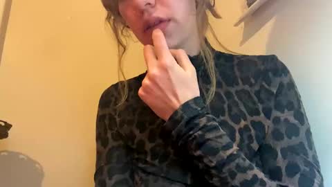 Snapshot of daisybaby699 chatting on 04-23-26, 07:41 DaisyB3 online show from 04-23-26, 07:41