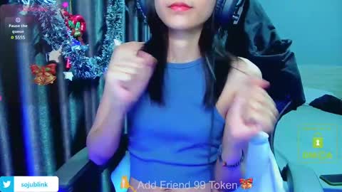 Snapshot of daisybean chatting on 12-23-24, 05:22 Daisy online show from 12-23-24, 05:22