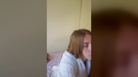 Snapshot of daisycollins1111 chatting on 07-10-26, 12:26 Daisy online show from 07-10-26, 12:26