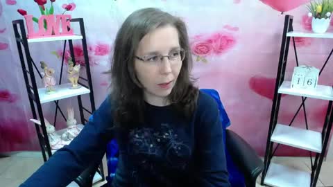Snapshot of daisyedit chatting on 05-16-26, 06:21 DaisyEdit online show from 05-16-26, 06:21