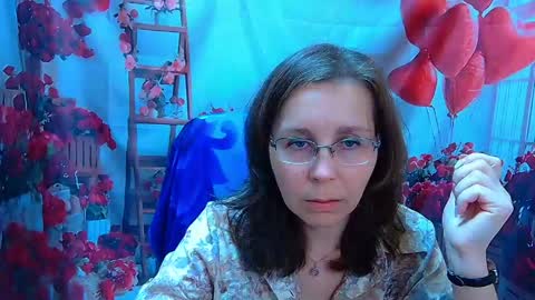 Snapshot of daisyedit chatting on 05-31-26, 05:37 DaisyEdit online show from 05-31-26, 05:37
