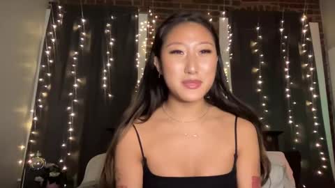 Snapshot of daisykimvip chatting on 02-16-25, 05:04 Daisy Kim online show from 02-16-25, 05:04