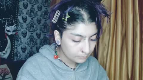 Snapshot of dak_7 chatting on 02-28-25, 12:43 -- -- help me reach 100 hands up online show from 02-28-25, 12:43