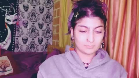 Snapshot of dak_7 chatting on 02-28-25, 04:10 -- -- help me reach 100 hands up online show from 02-28-25, 04:10