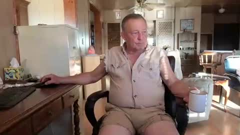 Snapshot of dakit2 chatting on 04-29-26, 01:59 dakit online show from 04-29-26, 01:59