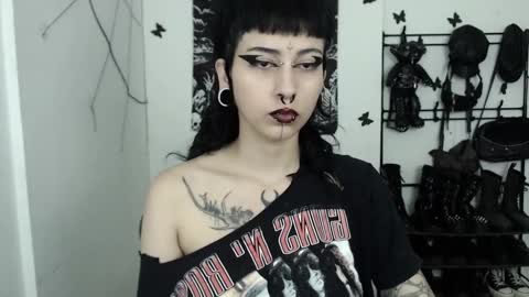 Snapshot of dakota_krall_ chatting on 09-13-25, 04:01 dakota online show from 09-13-25, 04:01