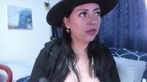 Dakotaagray online show from 11-20-25, 11:32