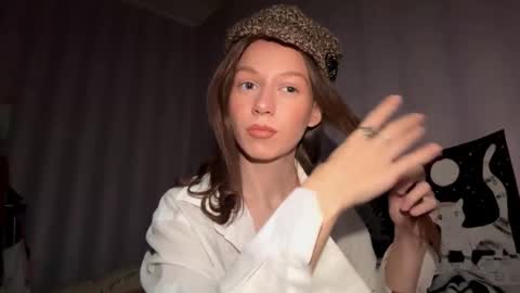 Snapshot of dakotabagaoisan chatting on 10-31-25, 12:28 Carrie online show from 10-31-25, 12:28