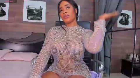 Snapshot of dakotadesire_10 chatting on 06-16-26, 08:33 Sammy online show from 06-16-26, 08:33