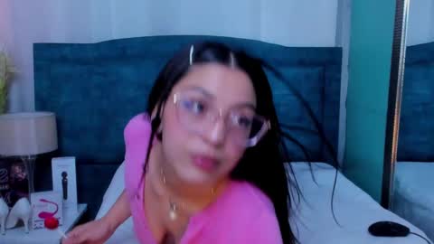 Snapshot of dakotasimon chatting on 01-29-25, 07:32 Dakota Simon online show from 01-29-25, 07:32