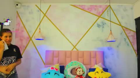 Liz online show from 11-17-25, 12:44