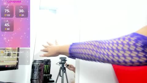  Ren  online show from 12-29-24, 04:05