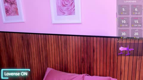 Snapshot of dalia_roses chatting on 11-19-25, 12:54 Dalia online show from 11-19-25, 12:54