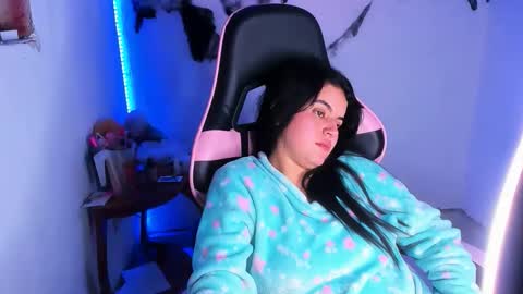 Snapshot of daliaapril22 chatting on 10-15-25, 05:07 Dalia April online show from 10-15-25, 05:07