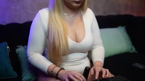  Dalia  online show from 03-25-26, 08:04