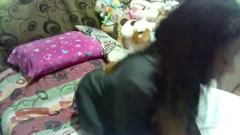 Snapshot of dalila_b chatting on 10-31-25, 04:13 Dali online show from 10-31-25, 04:13