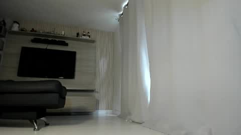 Snapshot of dalila_oficials chatting on 06-03-26, 02:33 online show from 06-03-26, 02:33