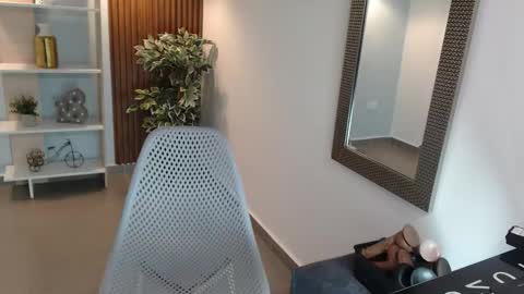 Snapshot of dalila_sky chatting on 02-11-26, 06:35 Dalila online show from 02-11-26, 06:35