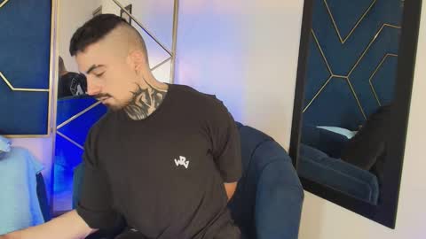 Dallas whitee online show from 02-25-26, 07:34