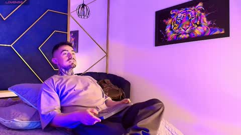 Dallas whitee online show from 03-15-26, 12:33