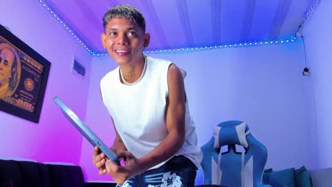 damar_felipe online show from 01-23-25, 04:09