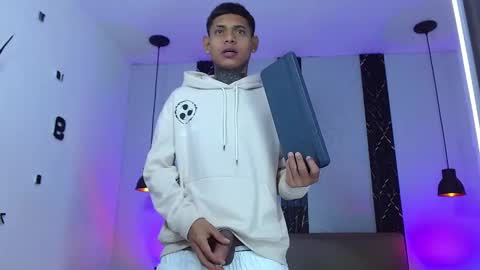 damar_felipe online show from 10-09-25, 04:54