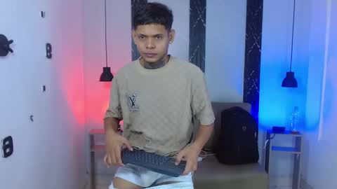 damar_felipe online show from 11-11-25, 04:01