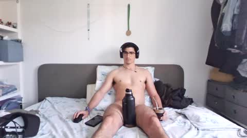 Snapshot of dami_mad_ chatting on 06-13-26, 03:10 dami_mad_ online show from 06-13-26, 03:10