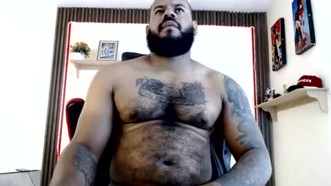 Snapshot of damian64436171 chatting on 06-26-26, 05:17 damian64436171 online show from 06-26-26, 05:17