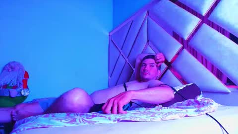 Snapshot of damian_0424 chatting on 11-01-25, 04:25 damian online show from 11-01-25, 04:25